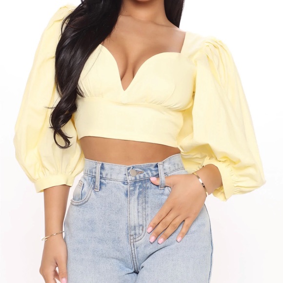 Fashion Nova Tops - SOLD TO PLATOS CLOSET. NWT FashionNova crop top.